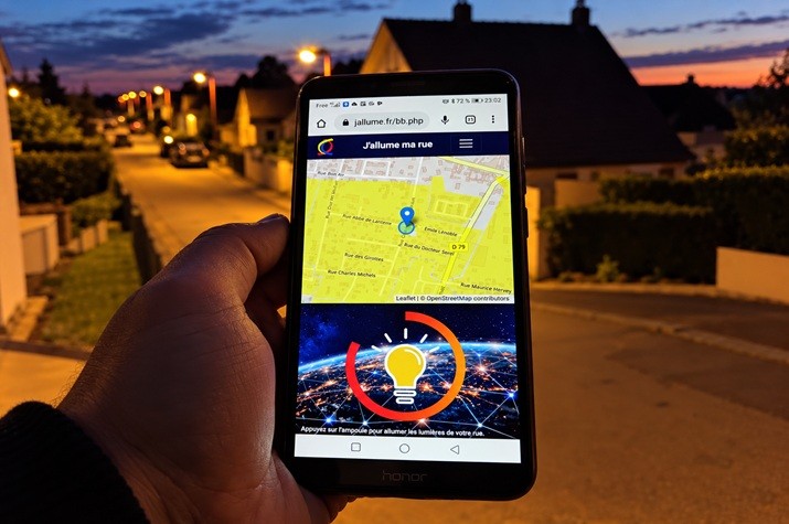 La soluton "J'allume ma rue" est aujourd'hui déployées dans environ un millier de communes et plus de 3 000 armoires. En homepage, la solution par QR Code de Morbihan Energies.